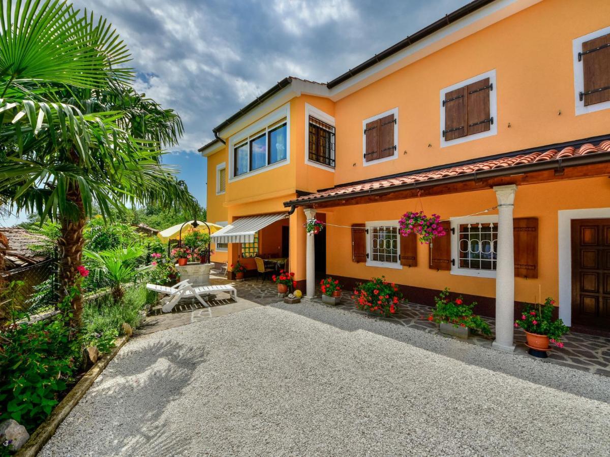 Karolina By Interhome Opric